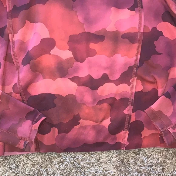 Athleta Women’s Pink and Red Camo Hooded Cropped Pullover Sweatshirt Hoodie XS - Picture 5 of 15